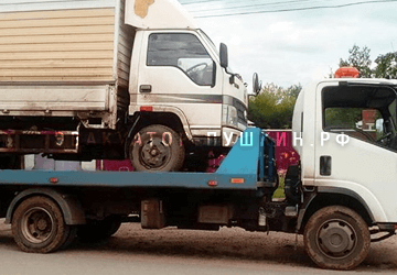 эвакуация грузовика в Колпинском районе